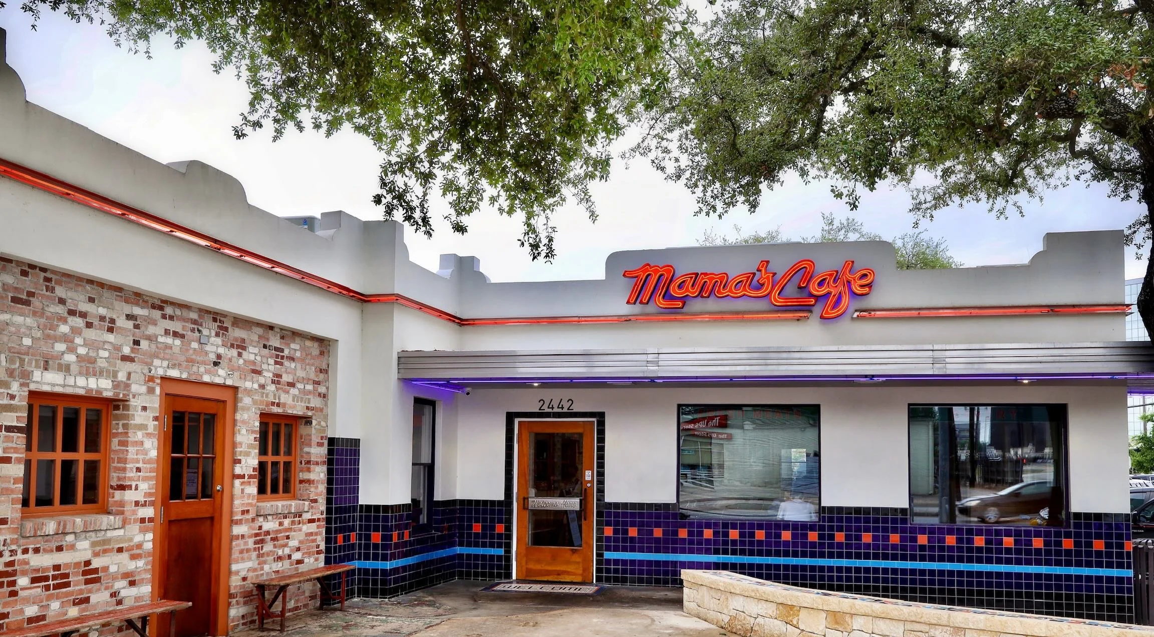 Happy Hour | Mama's Cafe | $6 Craft Cocktails | $4 Draft Beer | $6